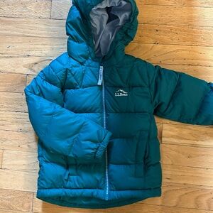 EUC LL Bean Puffer Jacket. Size 4T. Color is forest green.